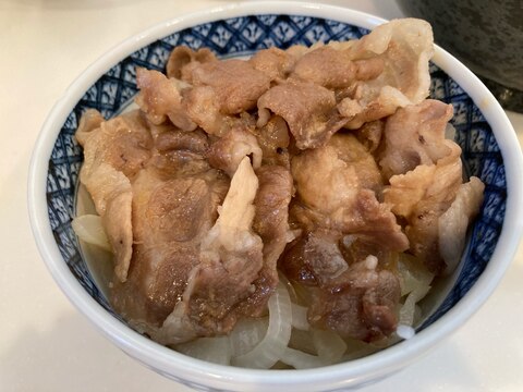 旬の新玉ねぎで☆新玉豚丼